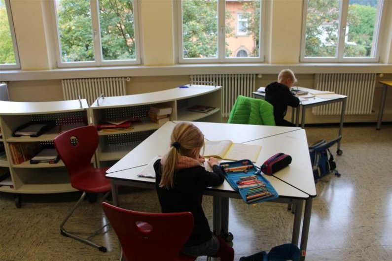 Klassenzimmer mit Kindern