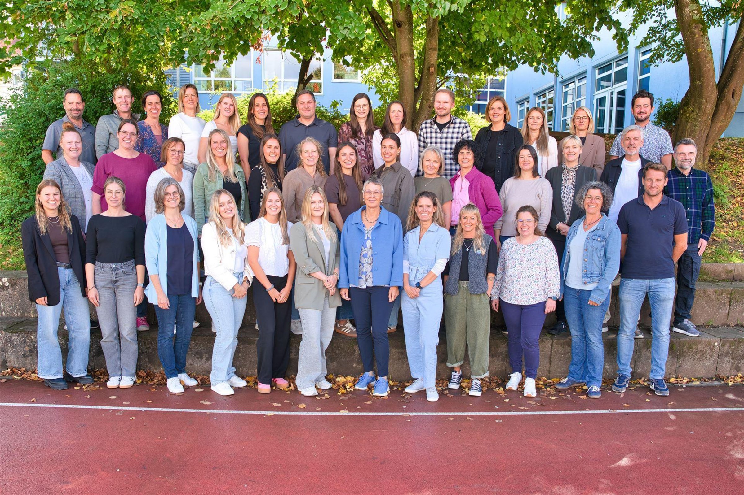 Lehrerinnen und Lehrer der DOS im Schuljahr 2025 / 2026
